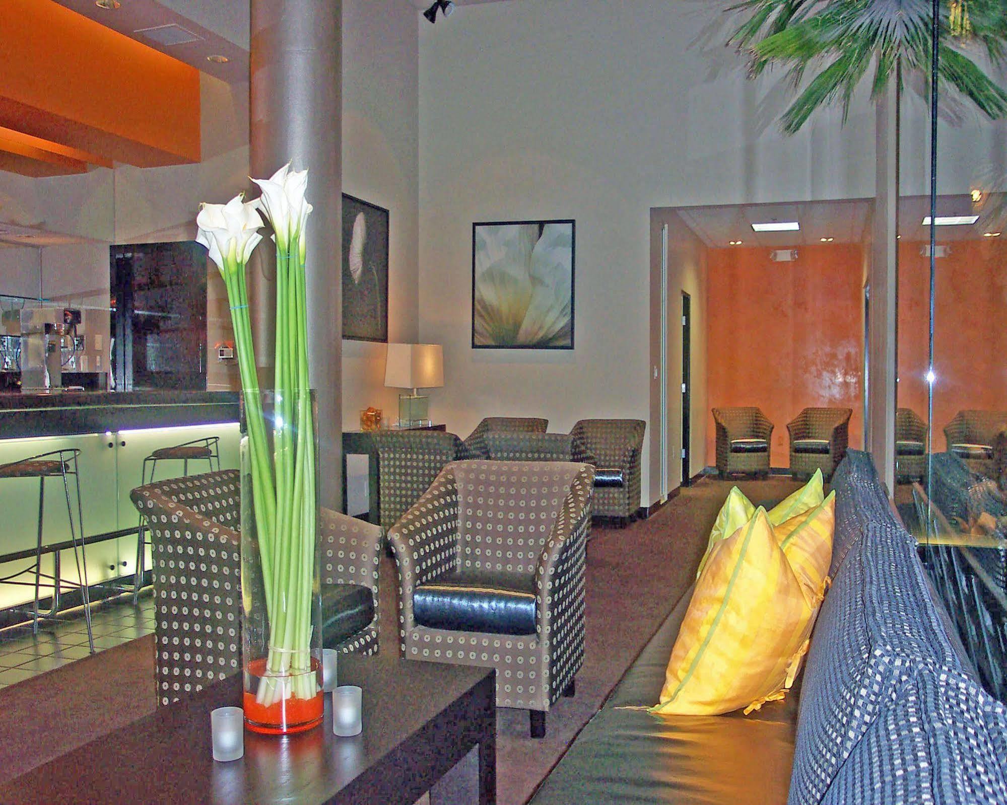 Ramada Plaza By Wyndham West Hollywood Hotel & Suites Лос-Анджелес Интерьер фото